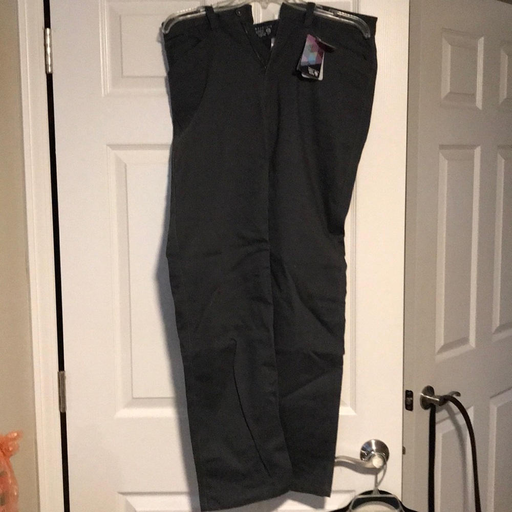 MENS 32/32 MOUNTAIN HARDWEAR PANTS GREY